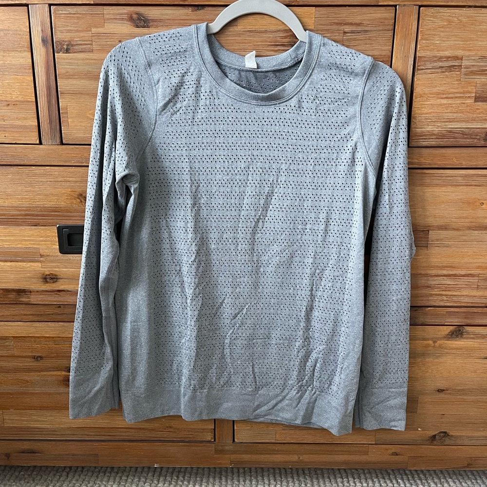 Lululemon Swiftly relaxed long sleeve size 6